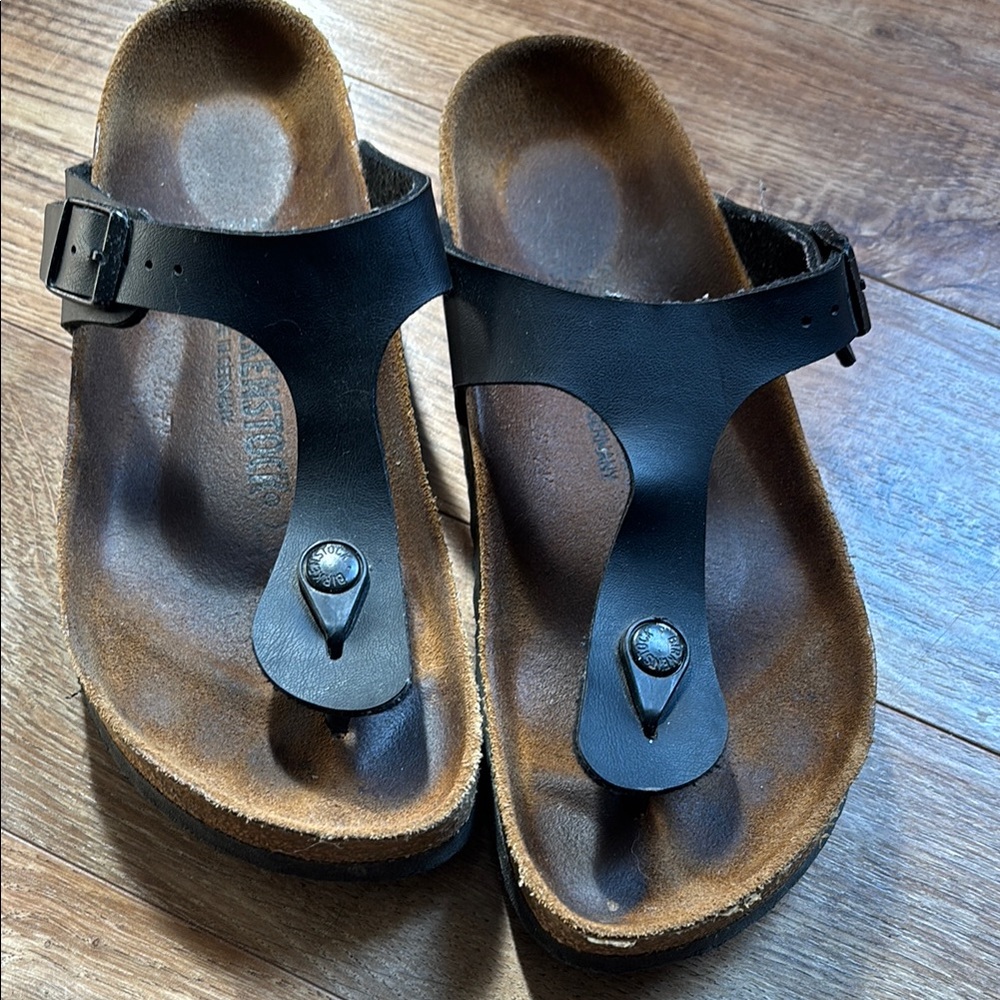 🎉SALE🎉 Birkenstock Black Leather Sandals 37- 7 women’s